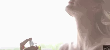 巴黎世家香水 巴黎世家从不坑穷人!8千2塑料袋卖断货,设计师到底在想什么?