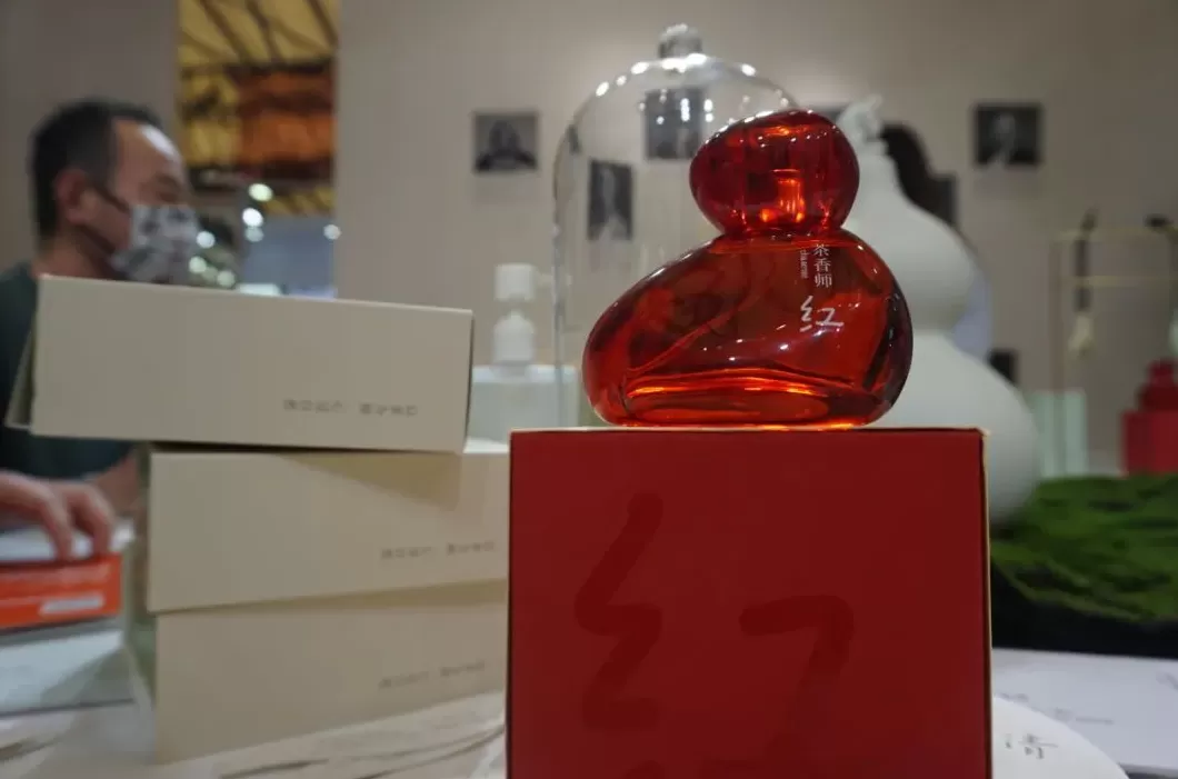 法颂香水是哪个国家的品牌 逛展 美博会上的香精公司和香水品牌
