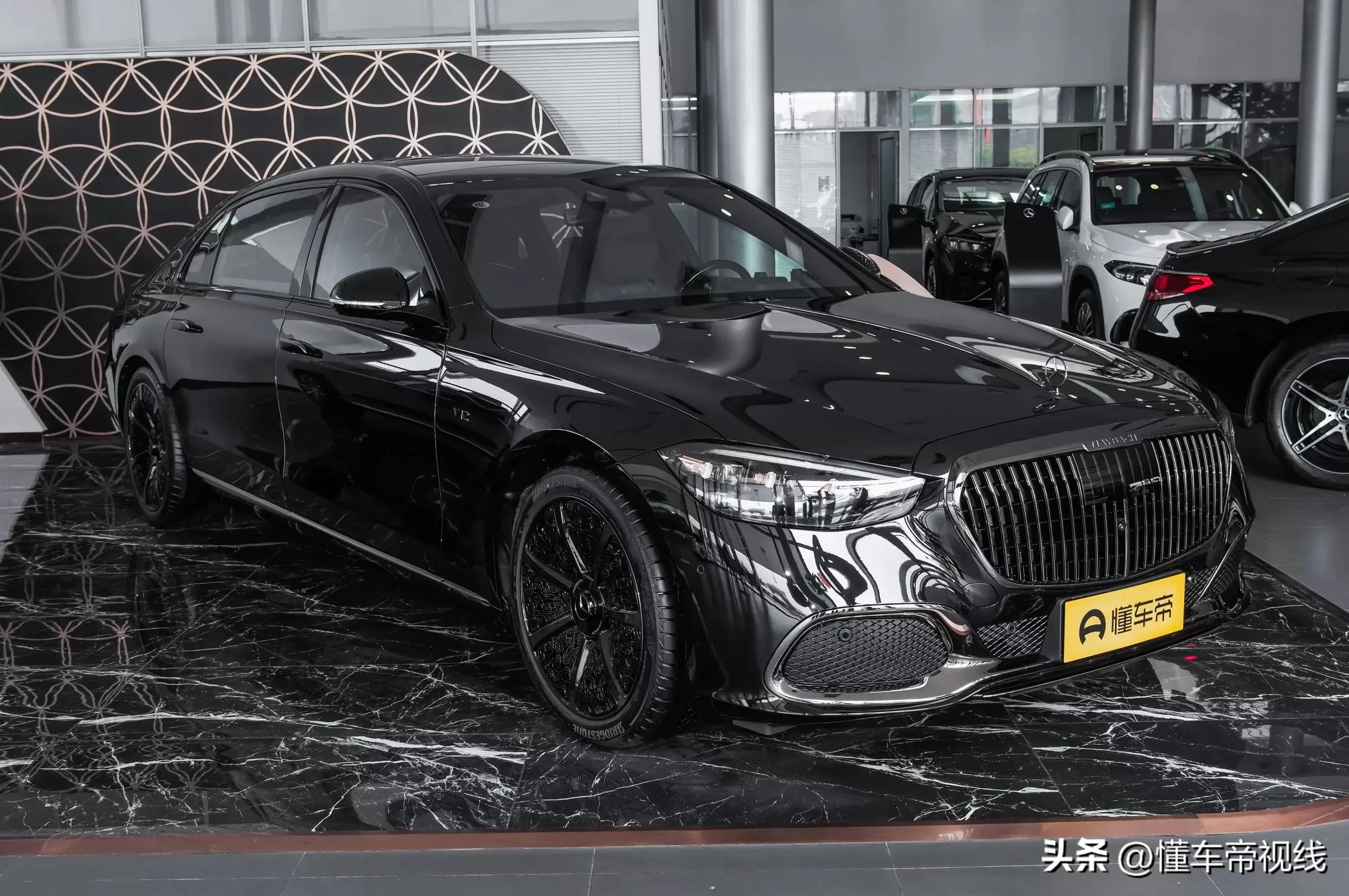 迈巴赫梅赛德斯 新车|**50辆今秋交付,梅赛德斯-迈巴赫V12 Edition正式发布