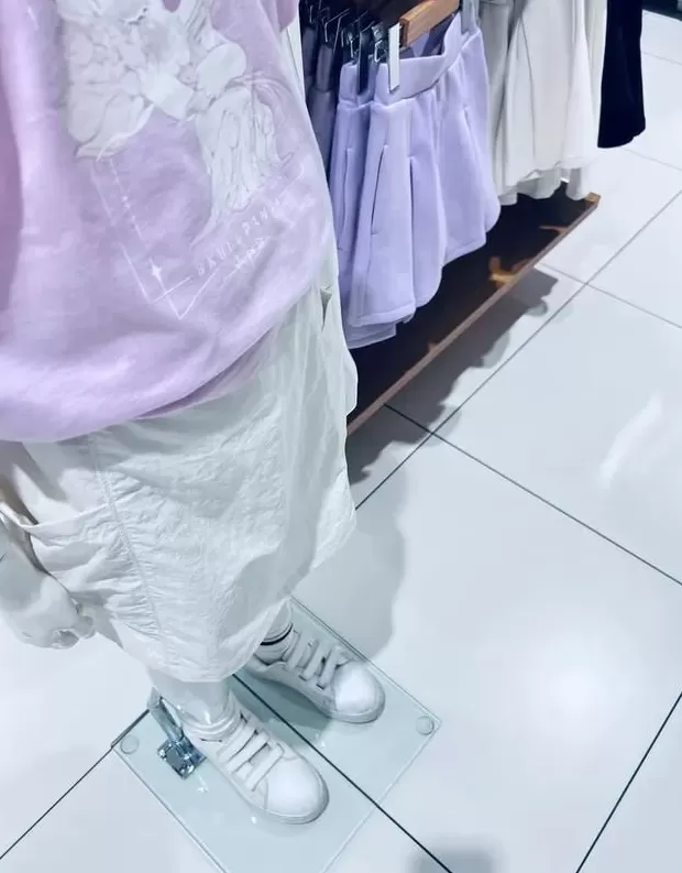 迪士尼夏季新款女宝宝 优衣库女童童趣穿搭:淡紫童话风,解锁夏日甜美活力