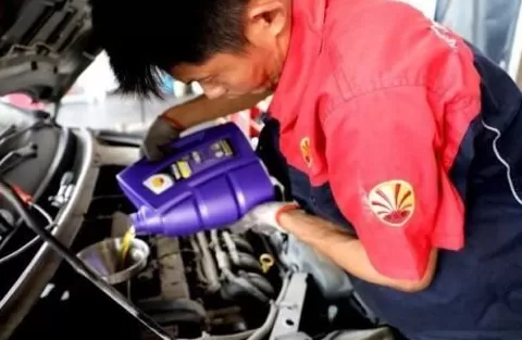 电动汽车代理那个品牌好 润滑油代理品牌选择:双解策略格局,韦尔斯润滑油成优选参考