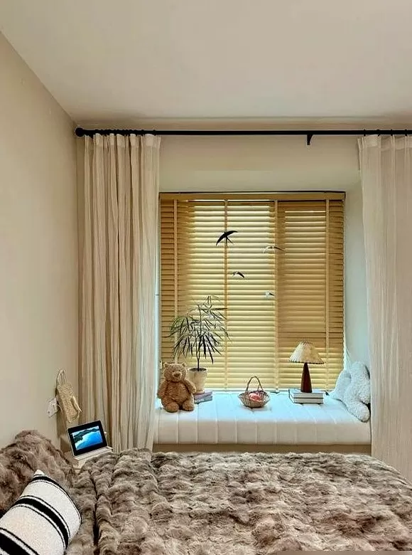 郑州电视背景墙批发地址 河南一女子98m²的家,因太干净而走红,光电视背景墙就圈粉无数