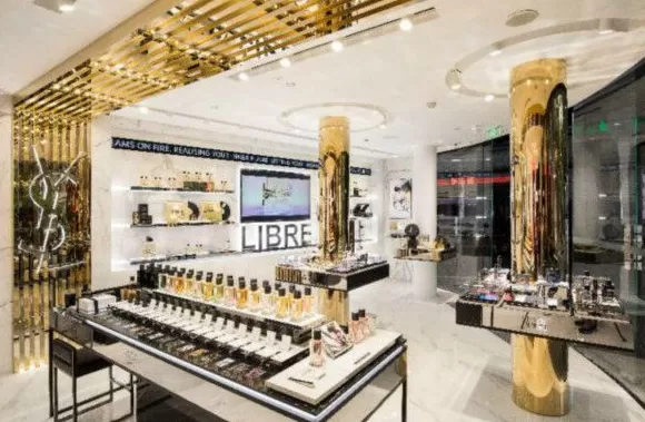 圣罗兰香水是哪个国家的品牌 圣罗兰入驻天猫奢品,首发“中国年”限定手袋