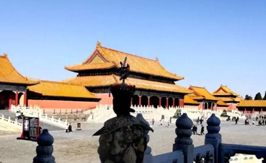 赏目男装有网店吗 花8万多买两条裤子,吊牌价才一半?