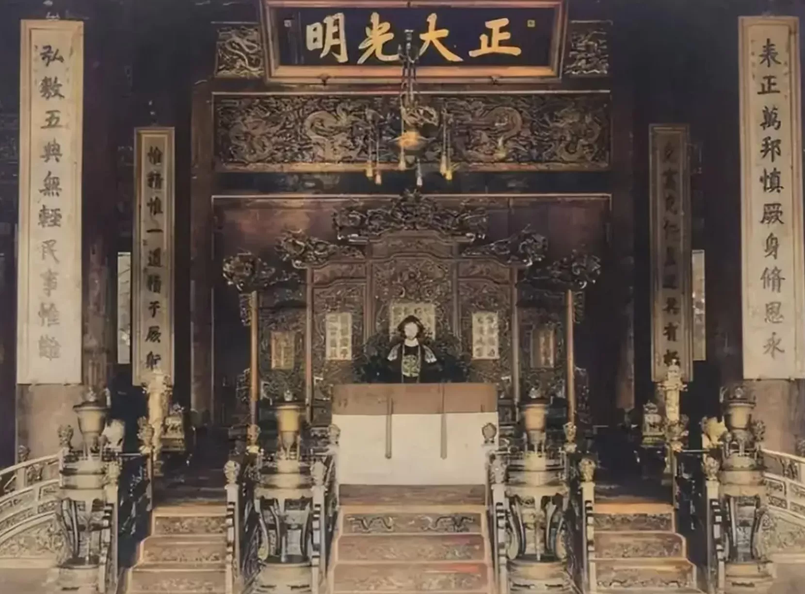 赏目男装有网店吗 花8万多买两条裤子,吊牌价才一半?