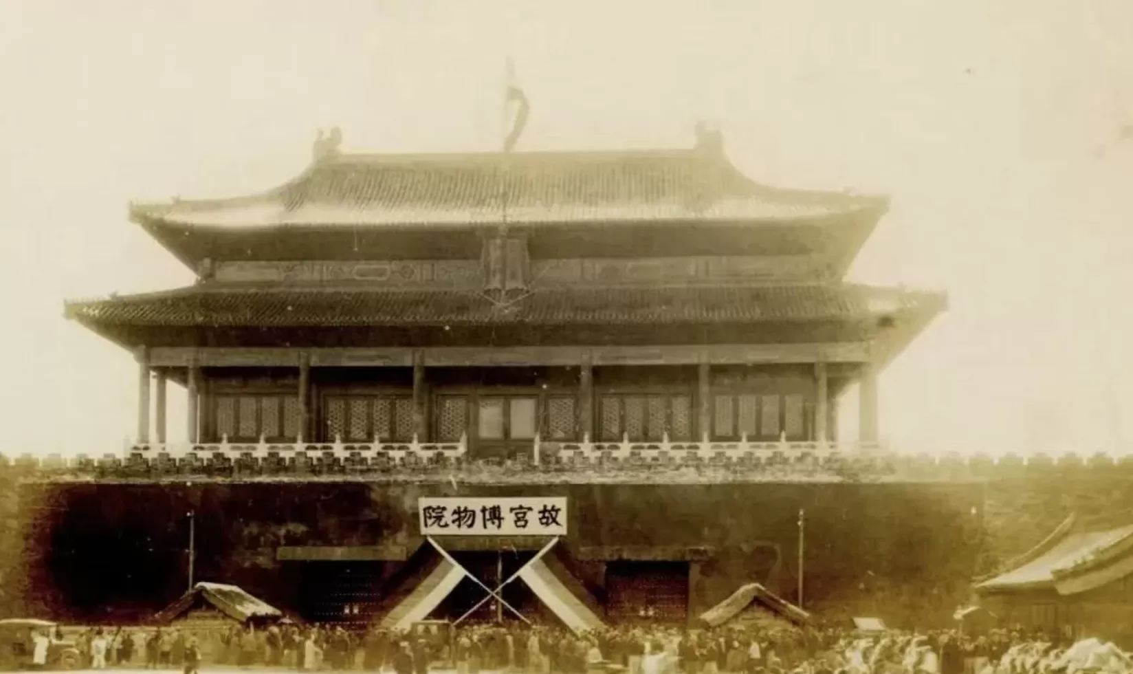 赏目男装有网店吗 花8万多买两条裤子,吊牌价才一半?