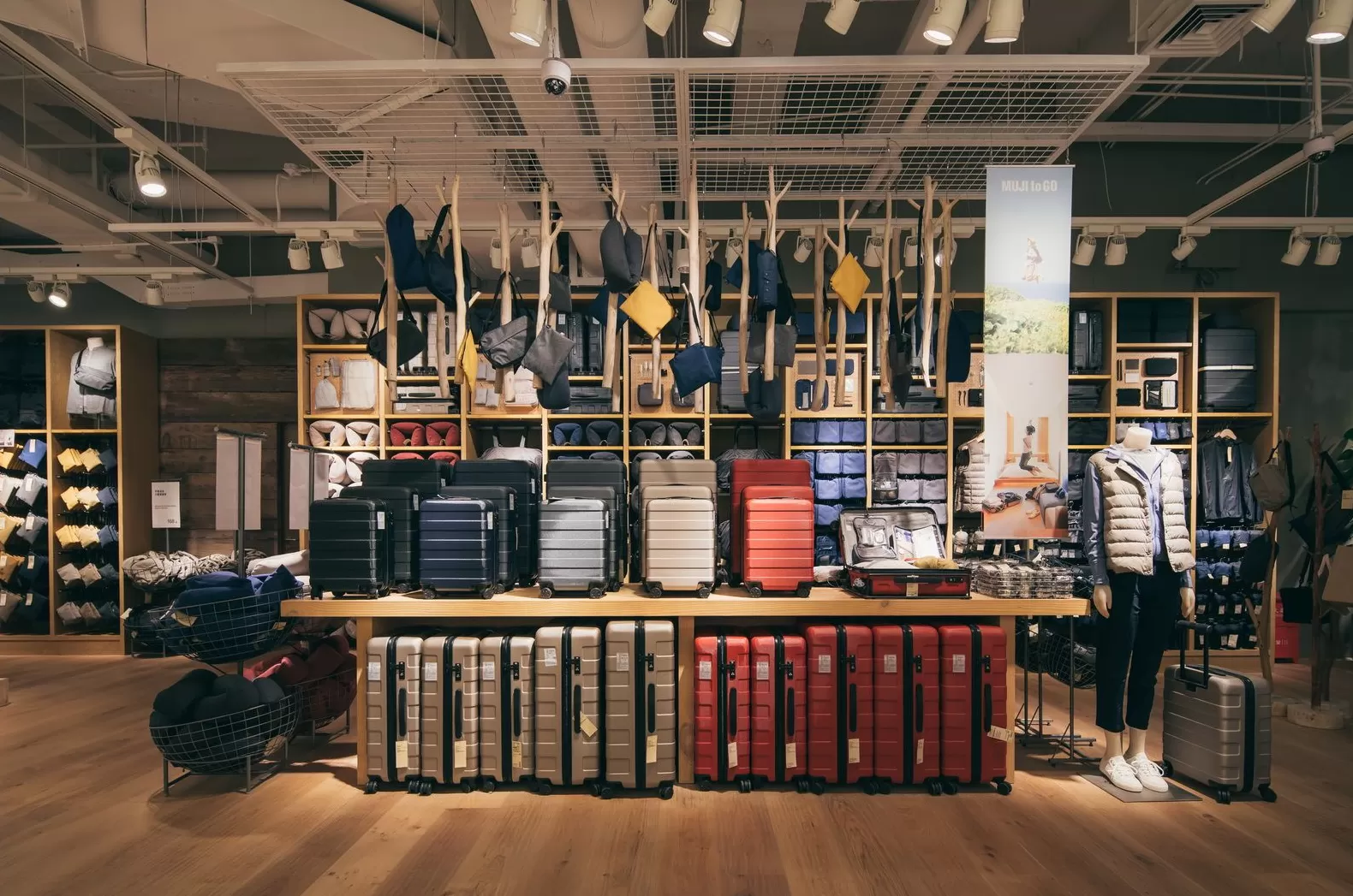衣柜专卖店 探店丨无印良品的上海第二家旗舰店开在“大学城”五角场,它还提供装修服务