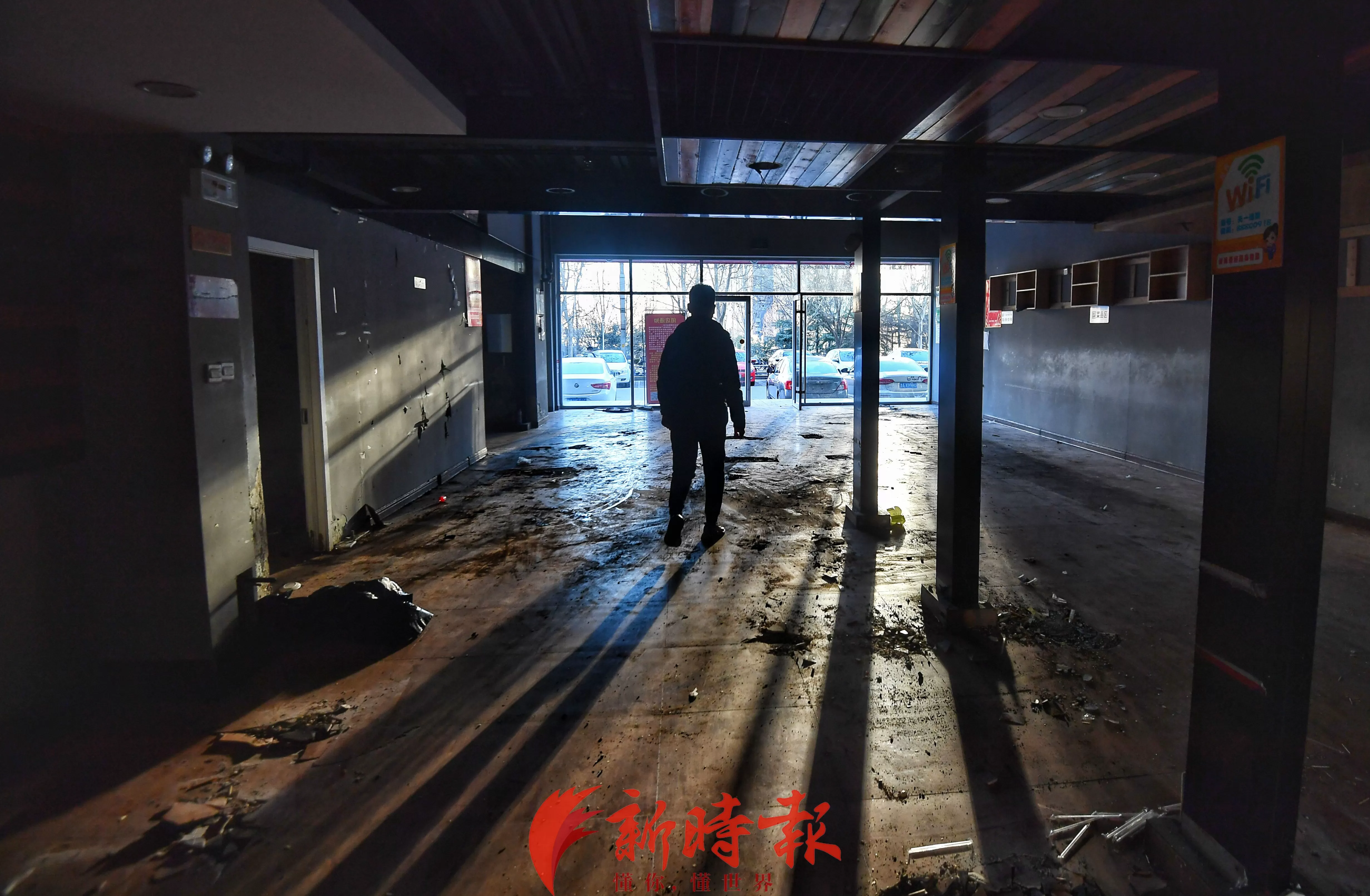 天一背景墙加盟 干不下去了,济南这个90后店主没想跑路!他留下一个招牌,赢得几十万网友点赞
