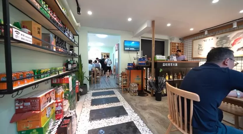 调料代理权 藏在港城小巷的“铜火锅”:这里有会空翻的羊肉和有故事的蘸料