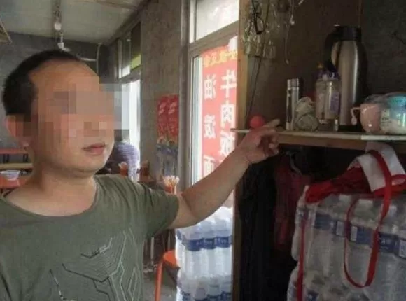 石家庄调料代理 客流稀疏,石家庄一板面店老板为提升销量竟在汤锅里放违法调料