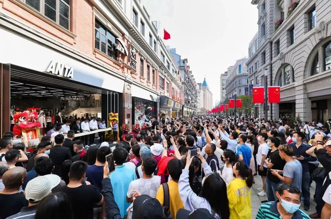 北京361度加盟 中国运动品牌十年沉浮,只有三家能与耐克,阿迪同场竞技