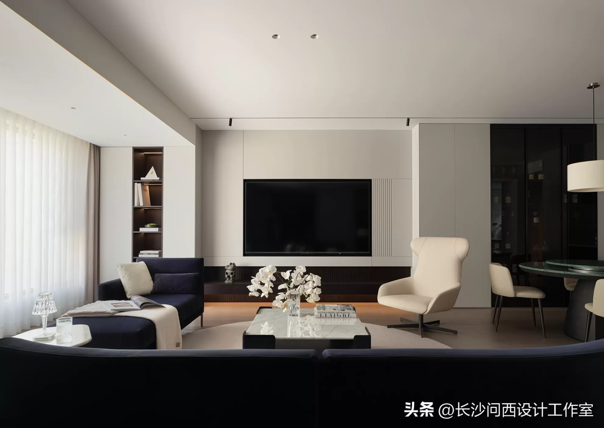长沙定制电视背景墙在哪里 优衣库华中地区最大店铺落户长沙,快时尚品牌们集中“开大店”