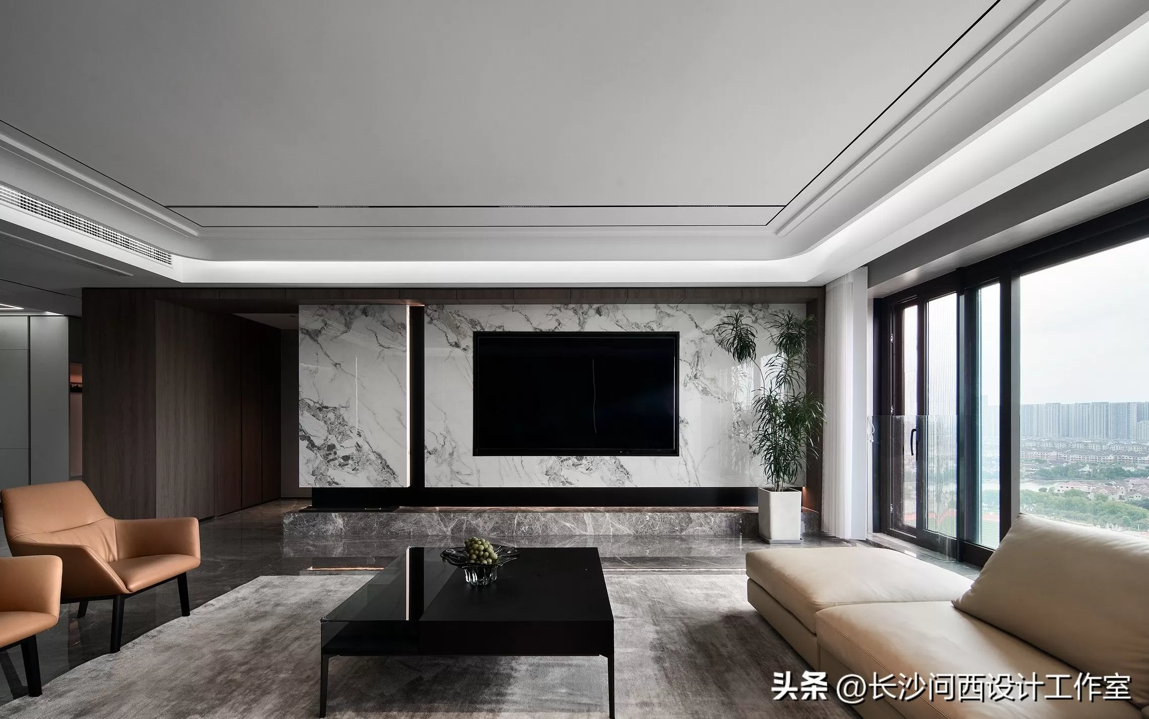 长沙定制电视背景墙在哪里 优衣库华中地区最大店铺落户长沙,快时尚品牌们集中“开大店”