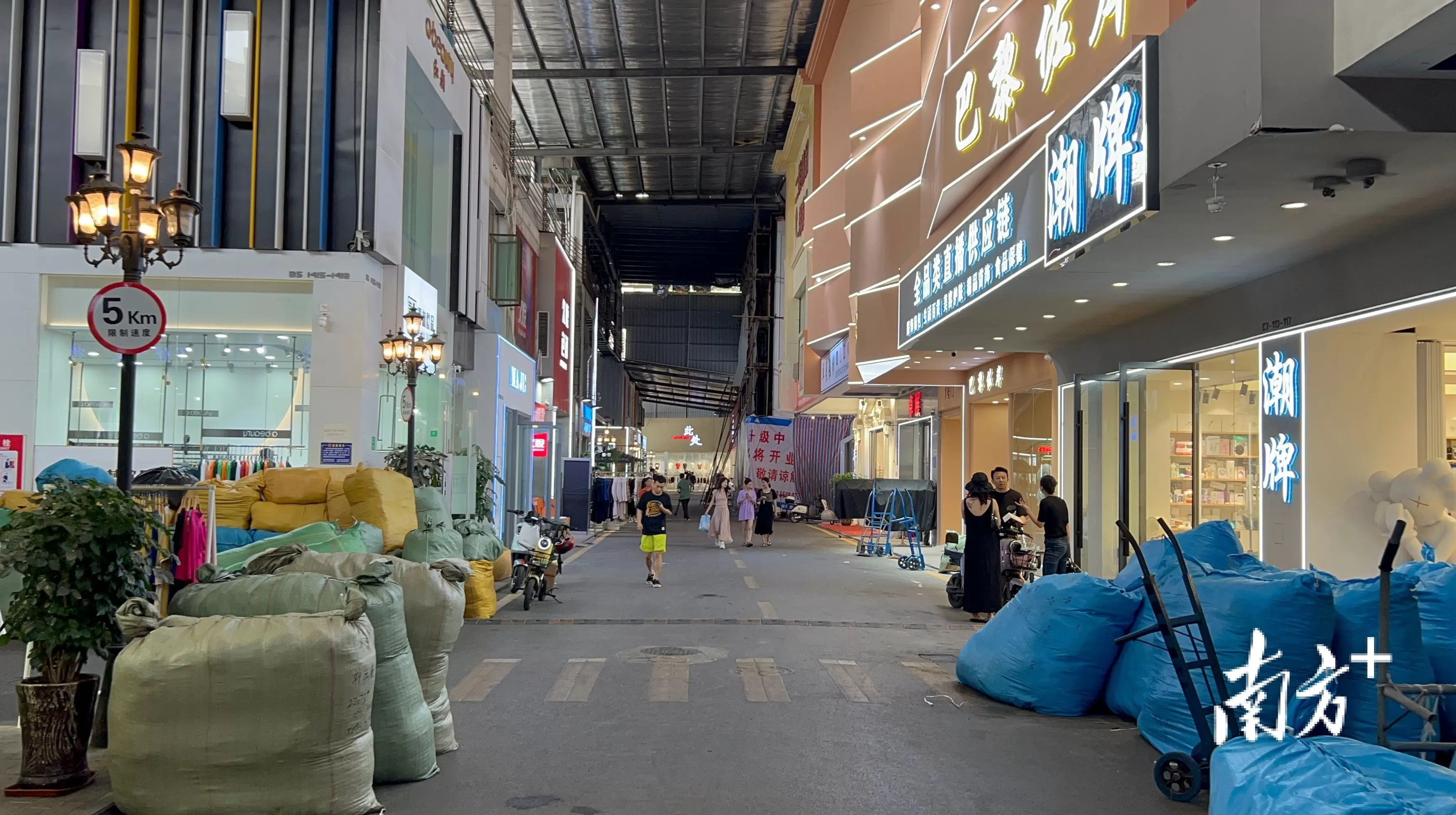 男装尾单店 打脸唱衰者!江阴“男装一哥”创新高