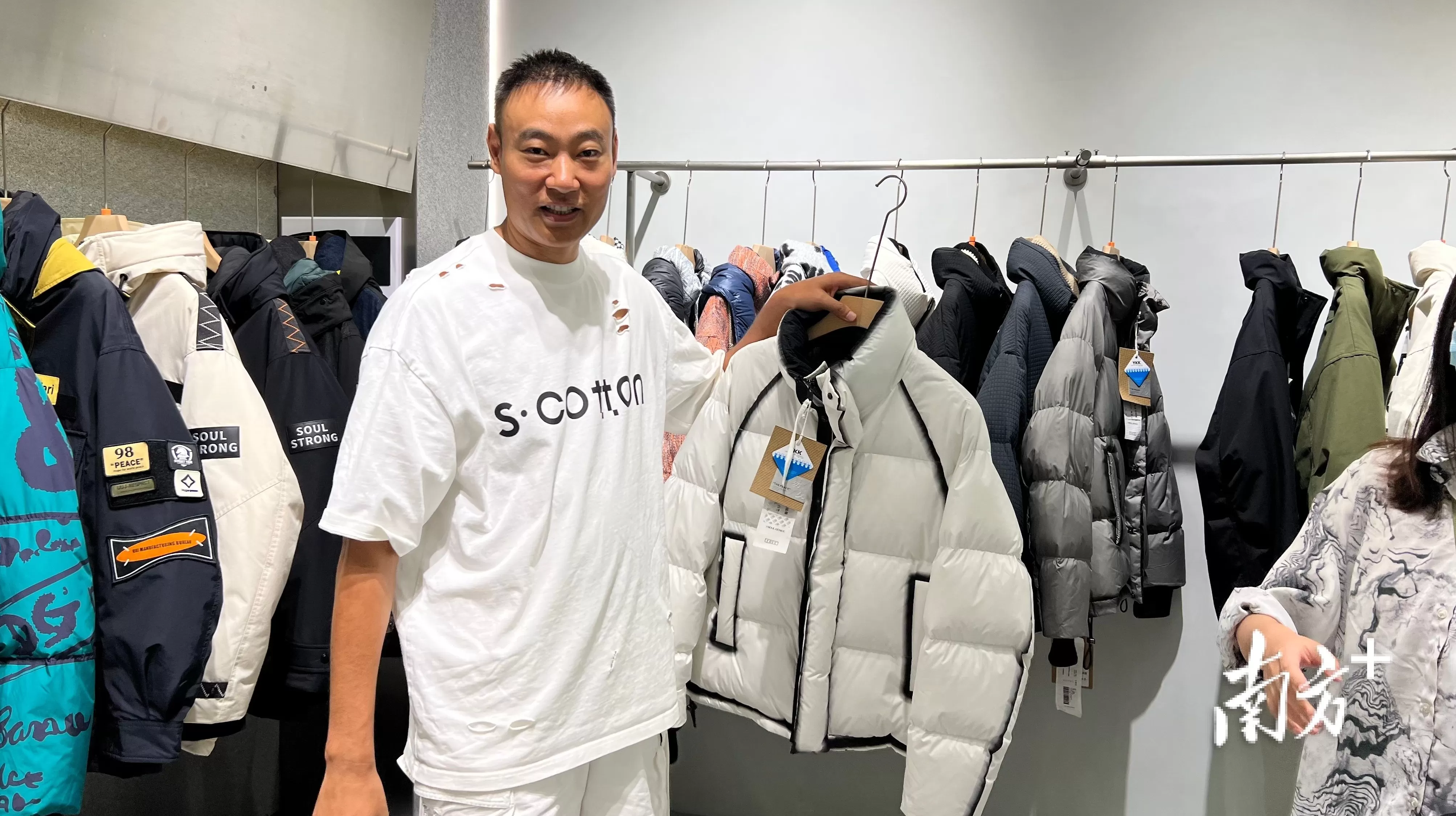 男装尾单店 打脸唱衰者!江阴“男装一哥”创新高