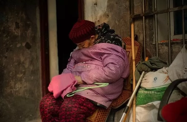 米多面多前景怎么样 93年,三叔联合爷爷逼父亲下岗,如今父亲月入30000他们流浪街头