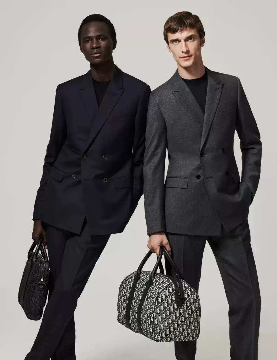 迪奥官网店男装 简约不显简单的 Dior 男装,在不断地精进与进化