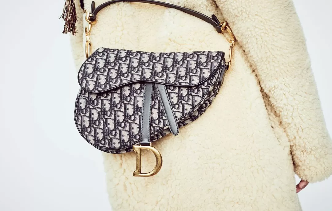 迪奥官网店男装 简约不显简单的 Dior 男装,在不断地精进与进化