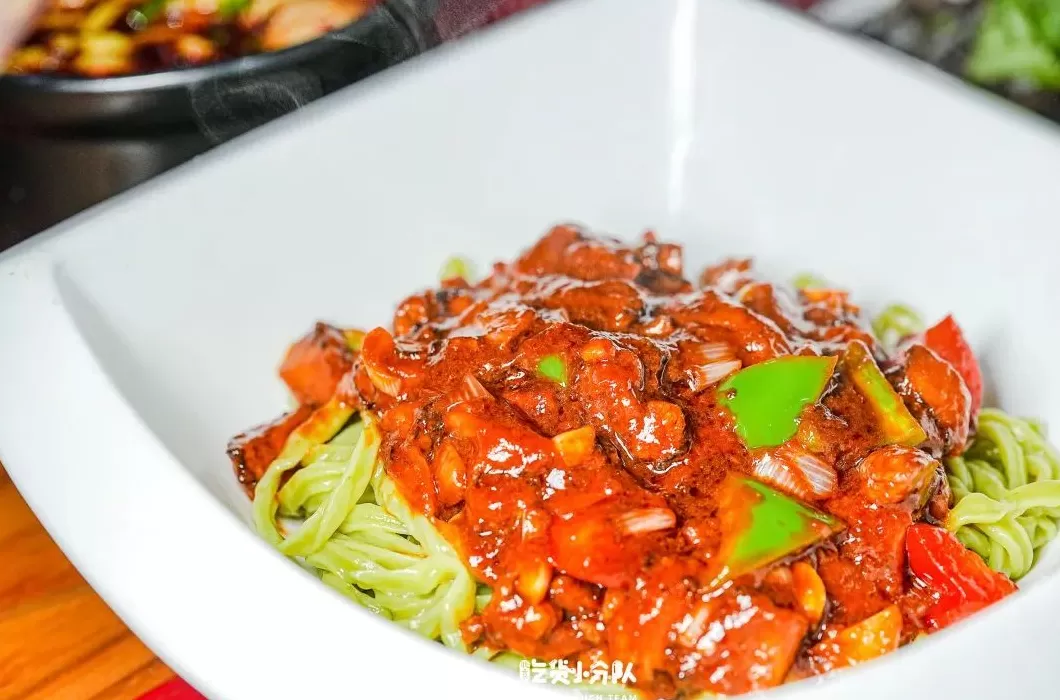 疯狂抄手的营业时间 鼓楼大辣碗小店,火了12年