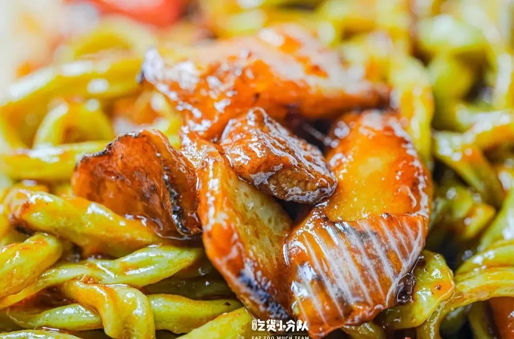 疯狂抄手的营业时间 鼓楼大辣碗小店,火了12年