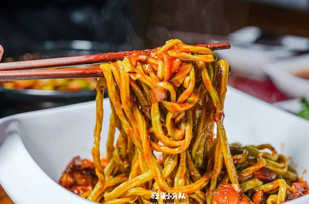 疯狂抄手的营业时间 鼓楼大辣碗小店,火了12年