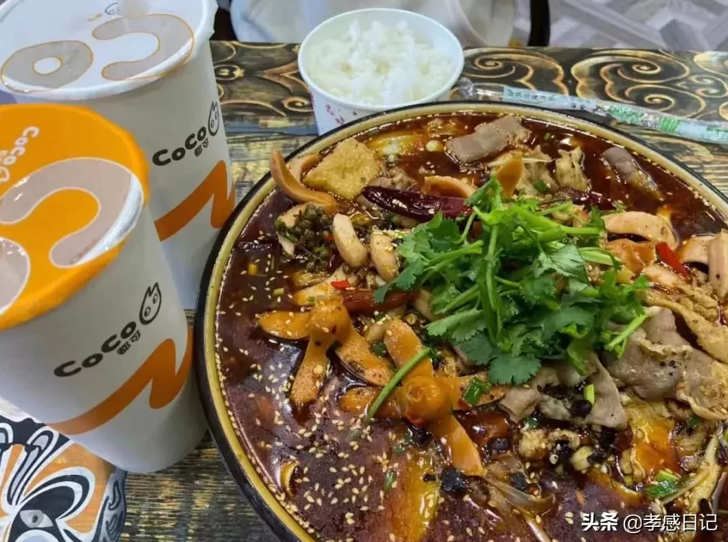 疯狂抄手的营业时间 鼓楼大辣碗小店,火了12年