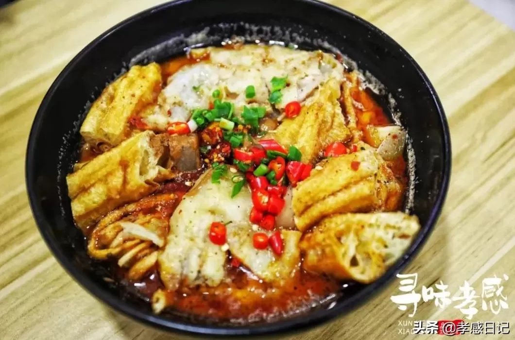 疯狂抄手的营业时间 鼓楼大辣碗小店,火了12年