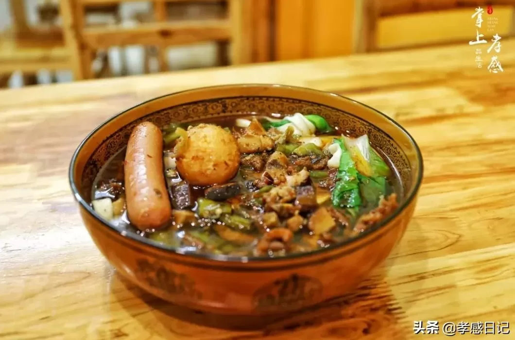 疯狂抄手的营业时间 鼓楼大辣碗小店,火了12年