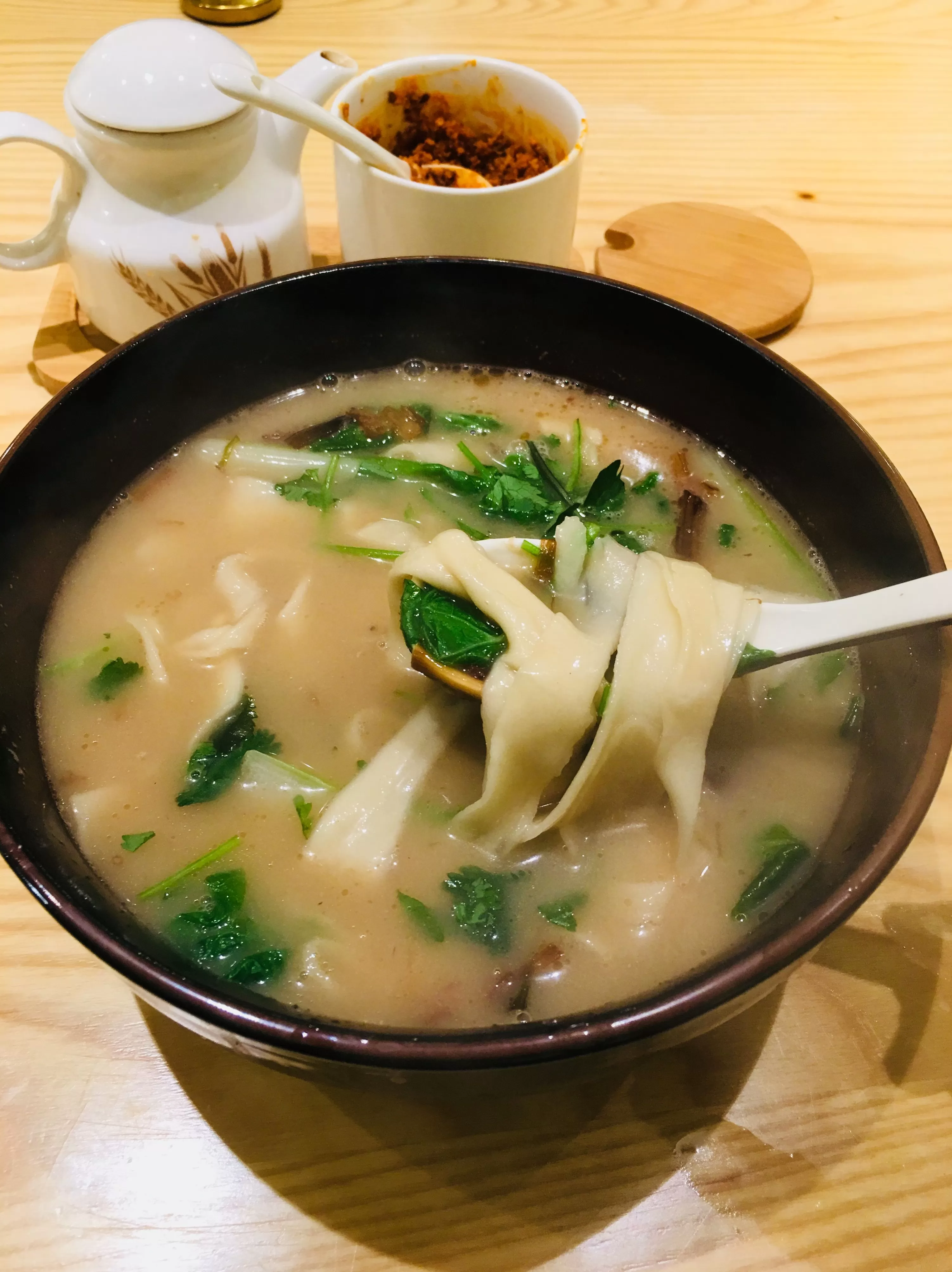 顺溜刀削面西红柿卤做法 “老巷烟火繁华”系列报道12 顺溜削面: 一口香滑 满心欢喜