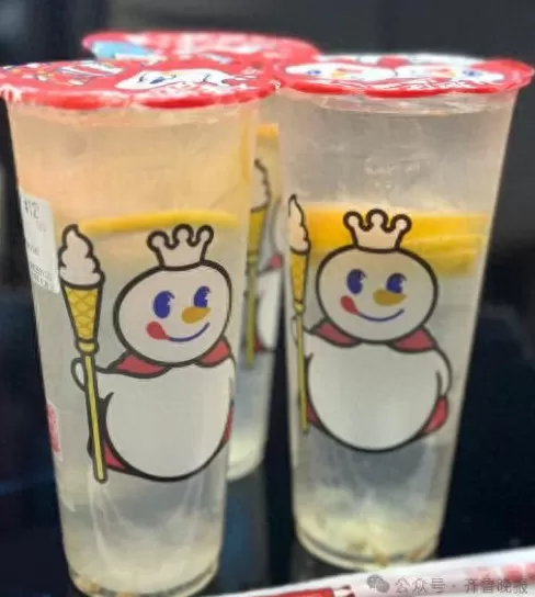 天台县蜜雪冰城饮品店 杭州蜜雪冰城多家门店4元柠檬水断货,店员:进货靠抢
