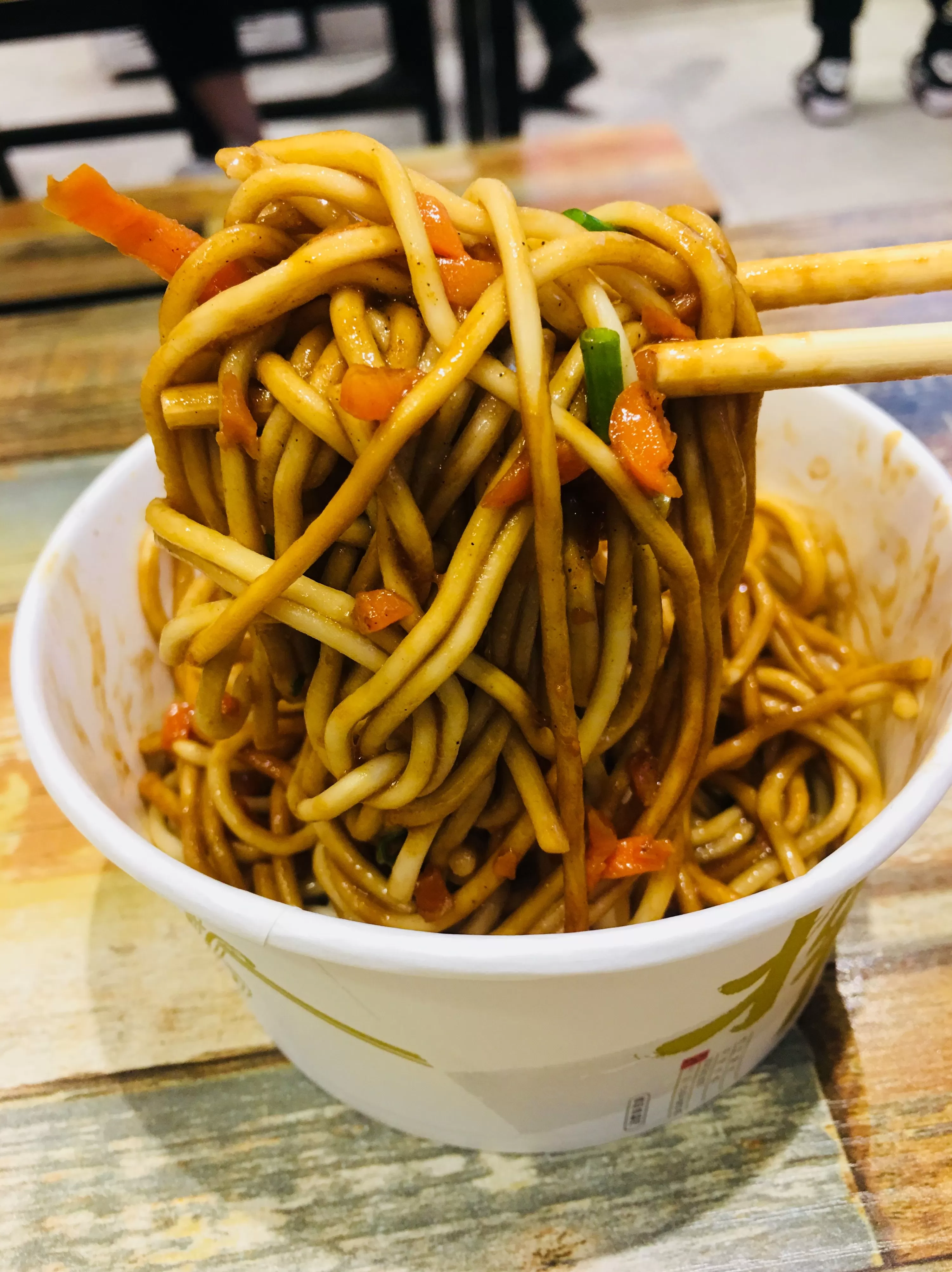 顺溜刀削面米面粥 由南向北从东到西走遍大半个中国只为去吃一碗面条
