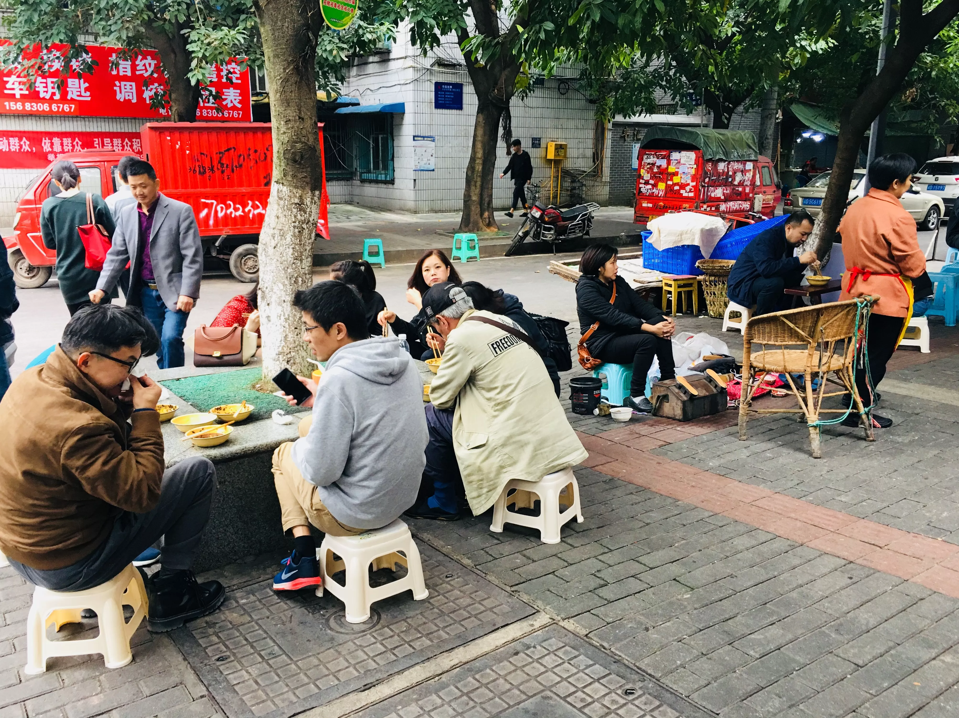 顺溜刀削面米面粥 由南向北从东到西走遍大半个中国只为去吃一碗面条