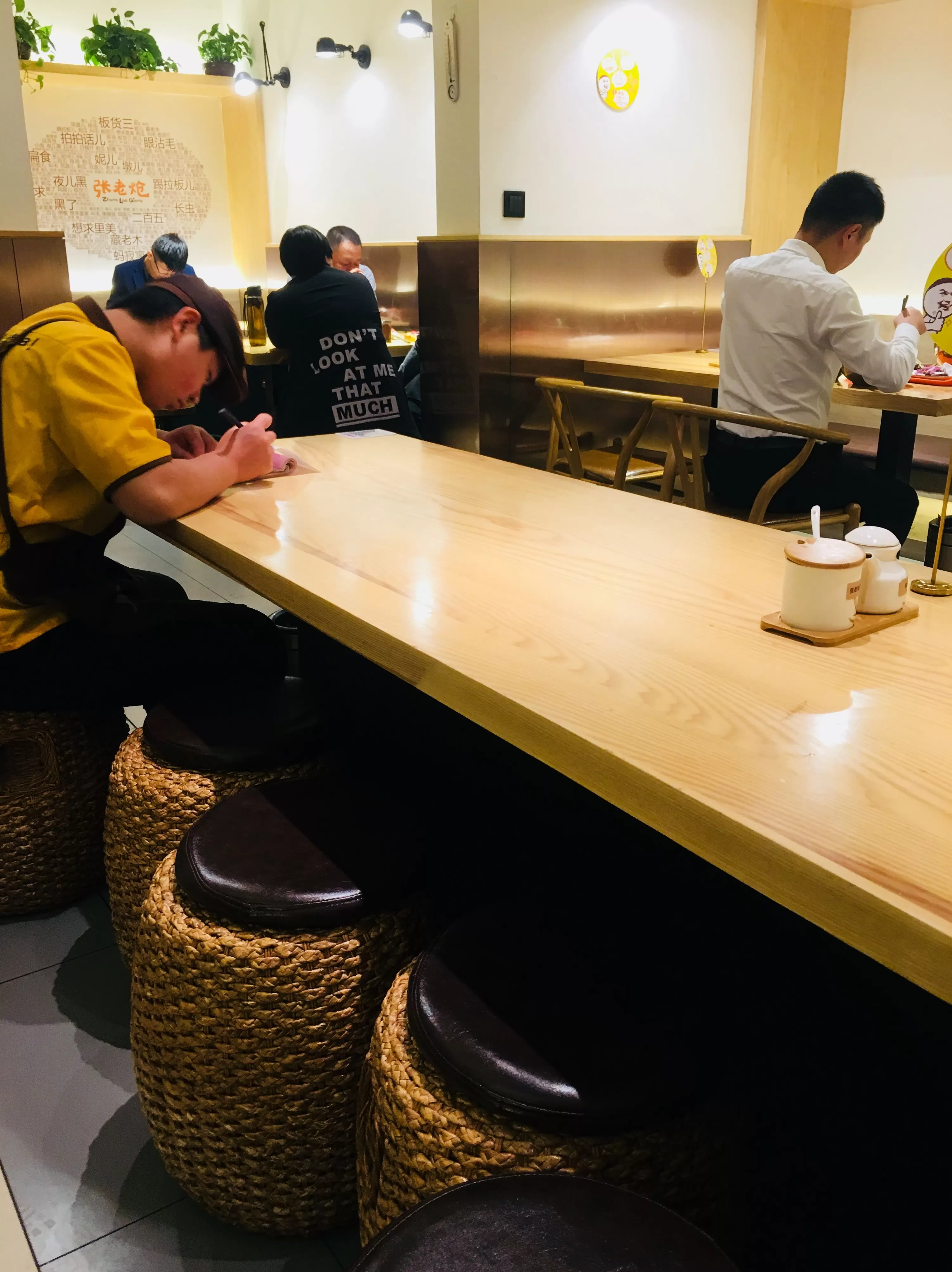 顺溜刀削面米面粥 由南向北从东到西走遍大半个中国只为去吃一碗面条