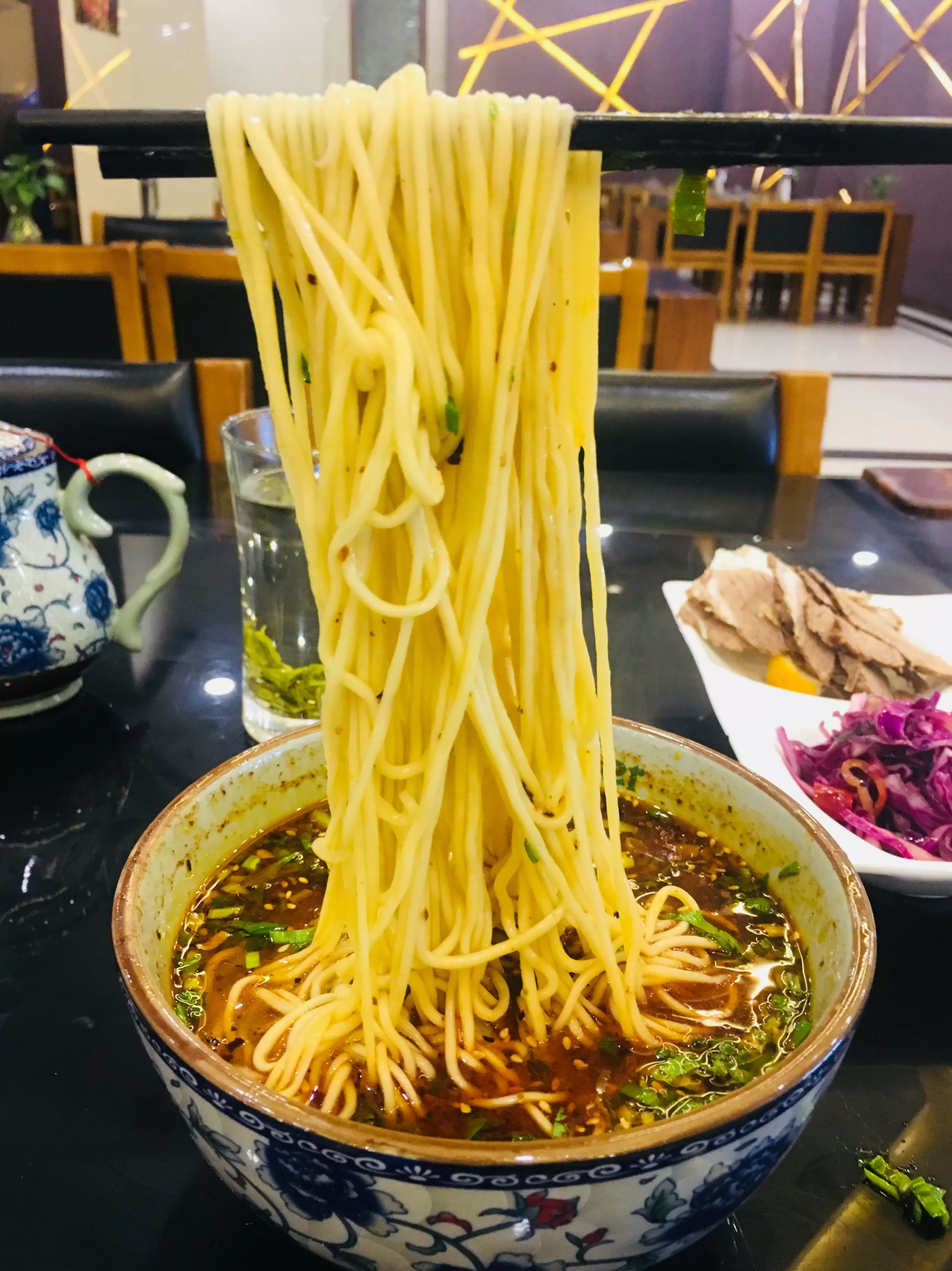 顺溜刀削面米面粥 由南向北从东到西走遍大半个中国只为去吃一碗面条