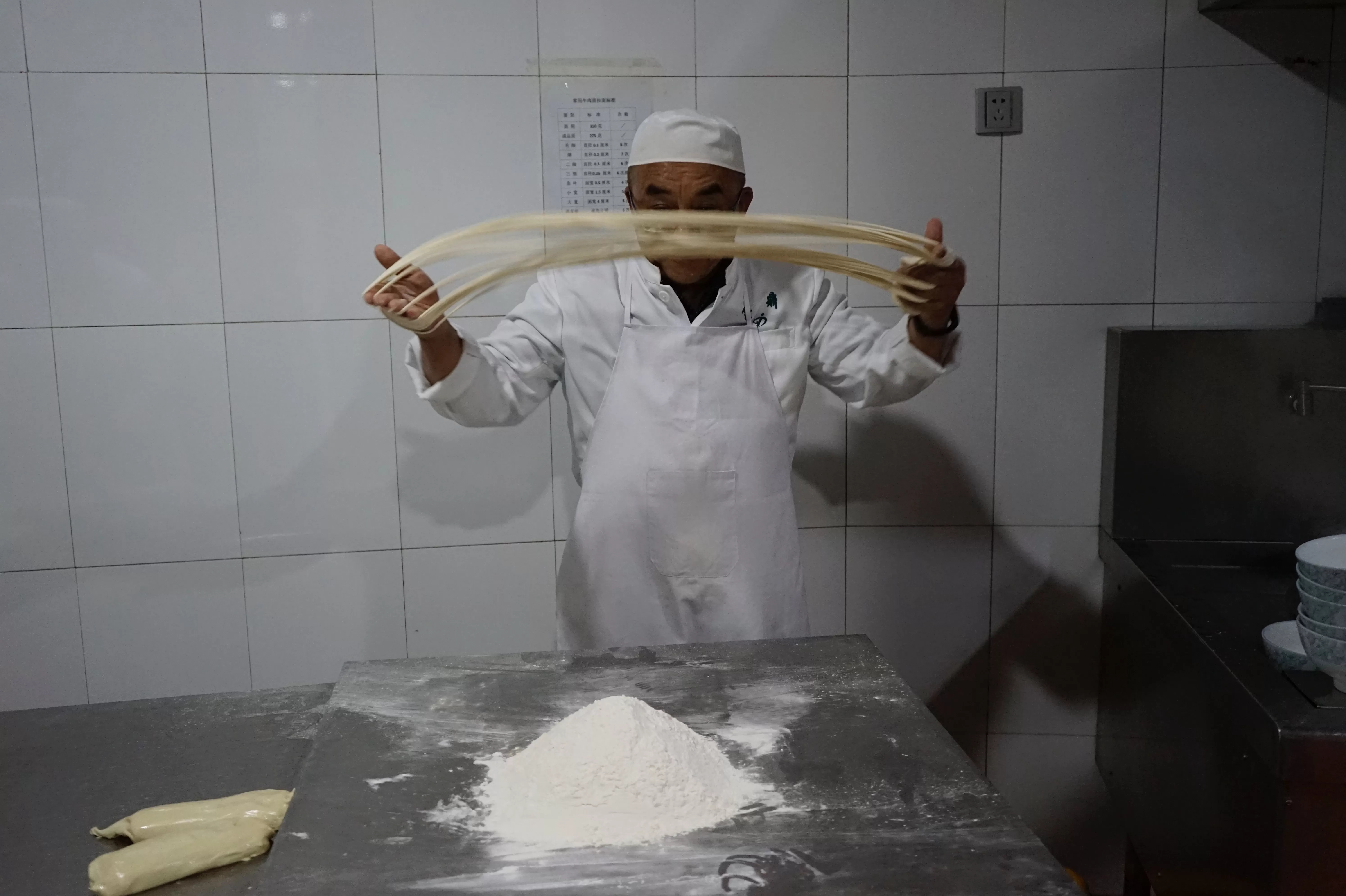 顺溜刀削面米面粥 由南向北从东到西走遍大半个中国只为去吃一碗面条