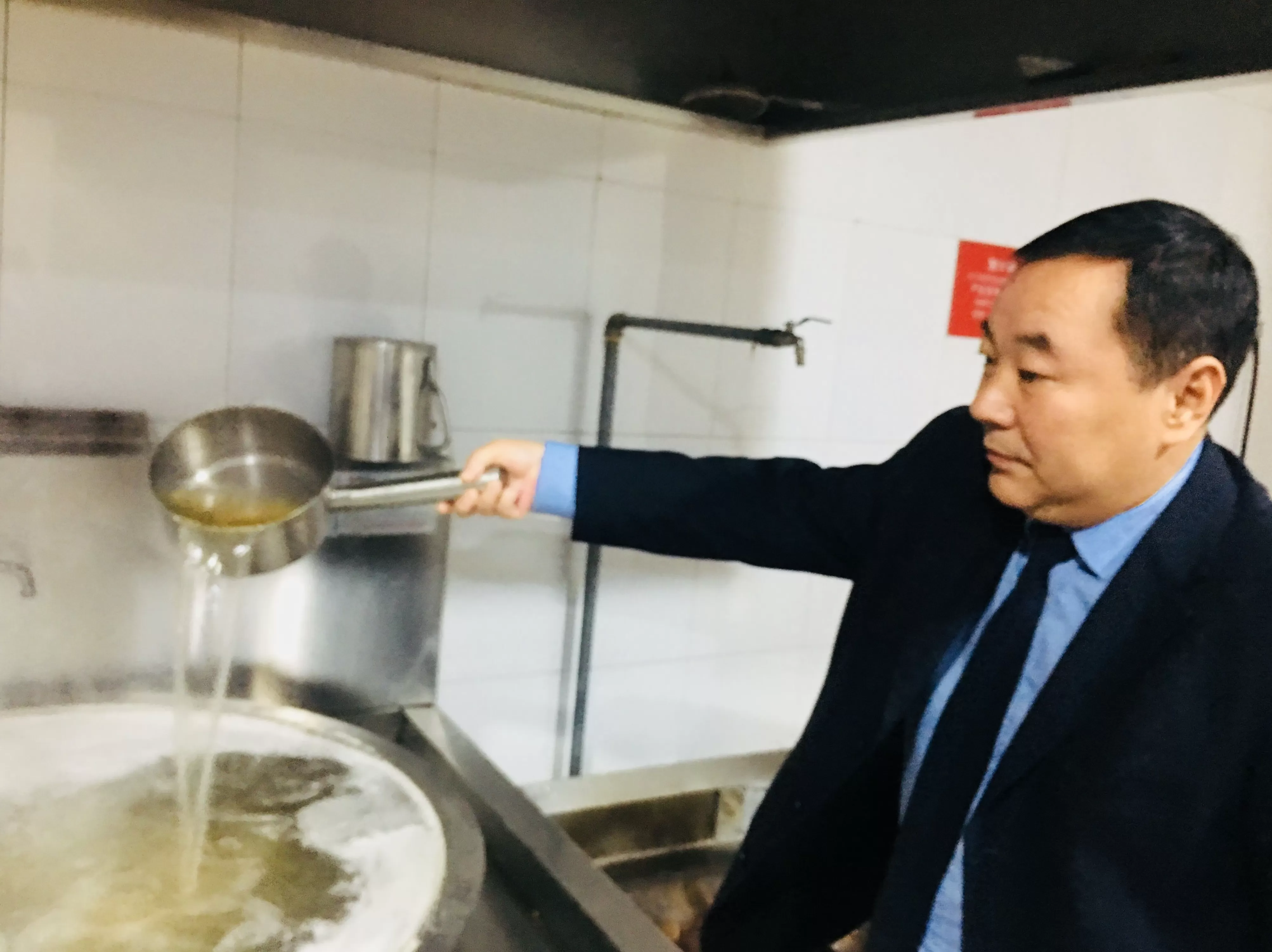 顺溜刀削面米面粥 由南向北从东到西走遍大半个中国只为去吃一碗面条