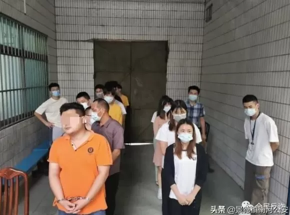 hj男装代理 营收靠加盟,生产靠代工,潮宏基“带病”冲刺H股?