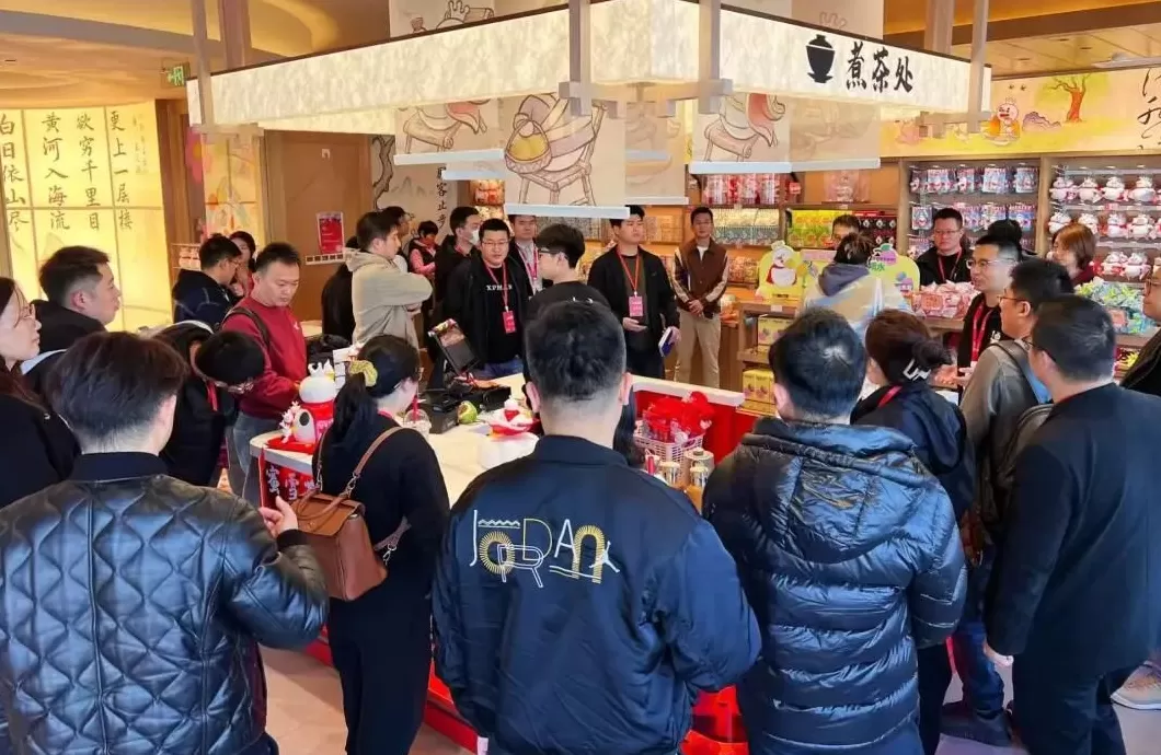 饮品店的属性是什么 双子女的“玩乐生意经”:奶茶店聊出商机,吐槽间拼出财富