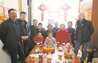 皇家大厨水晶锅 皇家大厨水晶锅 穿了那么多年的厨师服,其中的门道你了解多少?