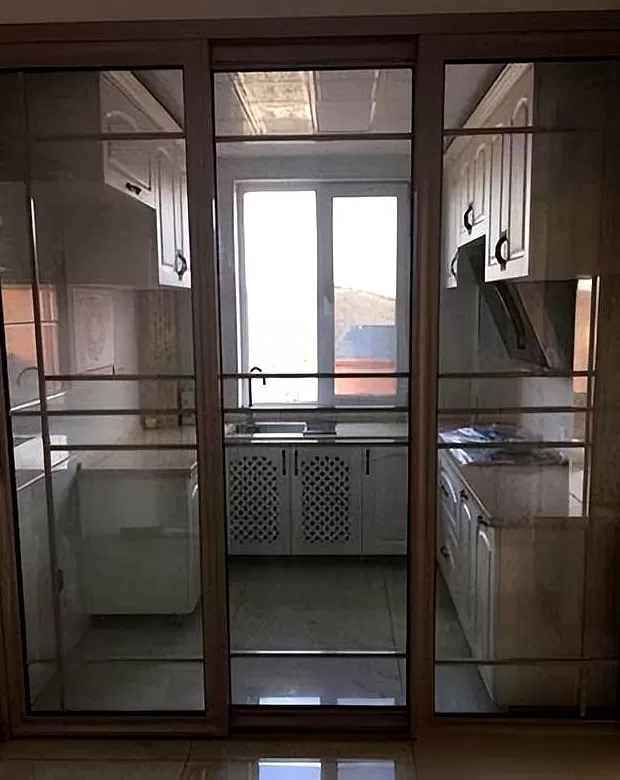 做电视背景墙要多少钱 老婆砸15万装修,客厅电视背景墙难看的要命,和邻居家没法比!