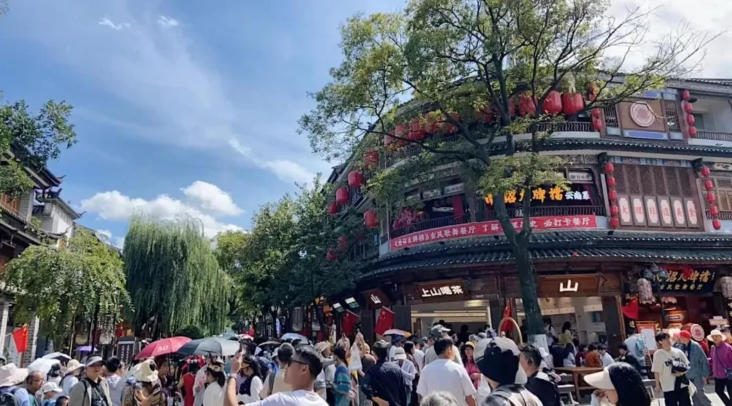 饮品店位置 国庆最火奶茶店出炉?3天卖94万,增长2800%