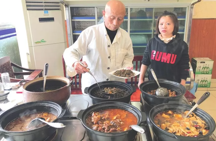 太原云特区顺溜刀削面地址 舌尖上的太原小街巷