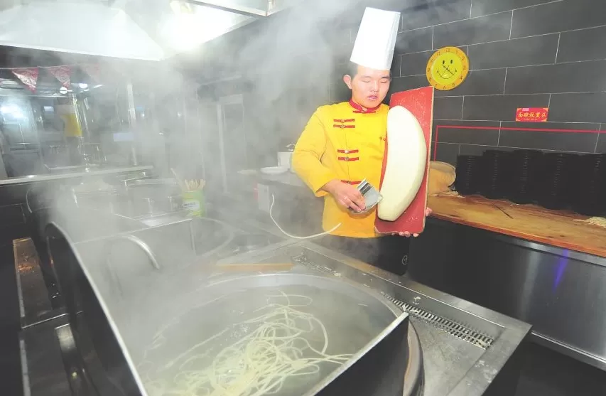 太原云特区顺溜刀削面地址 舌尖上的太原小街巷