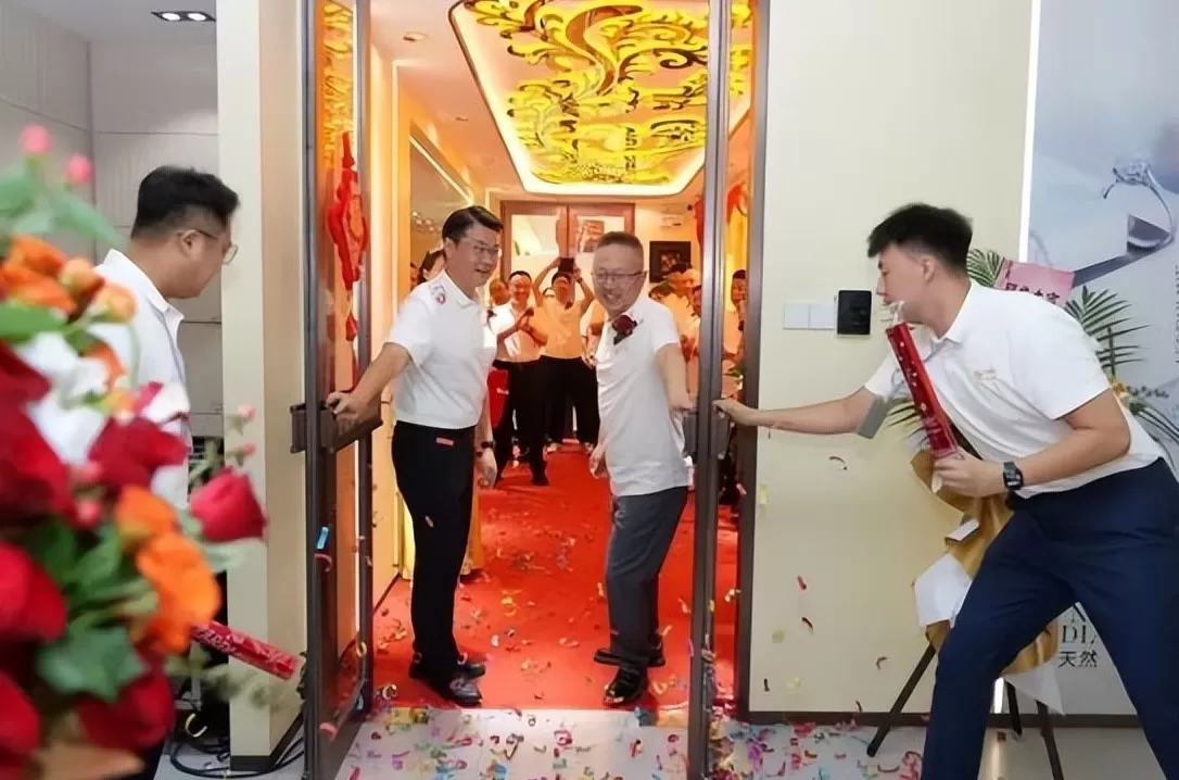 电视背景墙加盟沈阳 老凤祥东北公司落子沈阳,百年品牌深化区域布局