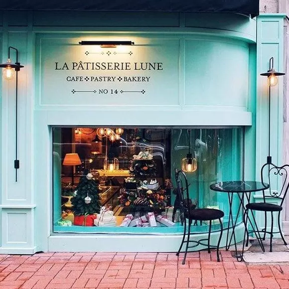 饮品店门头图片 「奶茶咖啡店门头实景」有料又有趣,抓取年轻消费者注意力