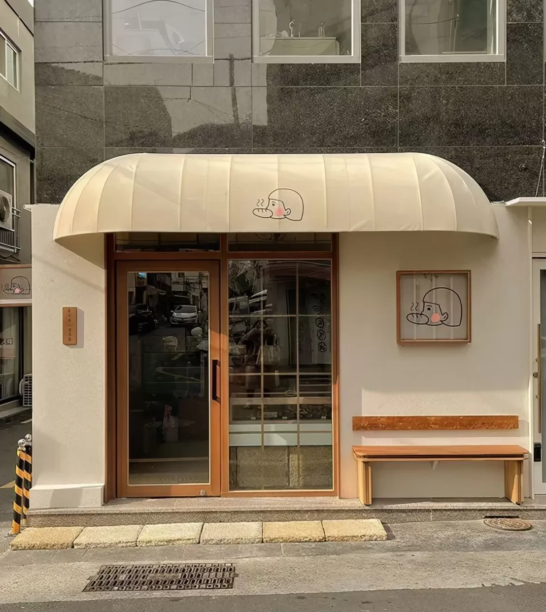 饮品店门头图片 「奶茶咖啡店门头实景」有料又有趣,抓取年轻消费者注意力