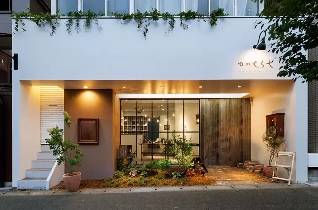 饮品店门头图片 「奶茶咖啡店门头实景」有料又有趣,抓取年轻消费者注意力