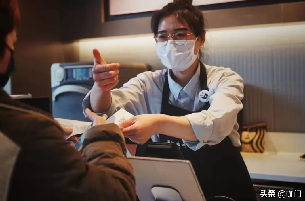 饮品店长工作经历 门店破5000家,15小时晋升1位店经理!星巴克是怎么培养人的?