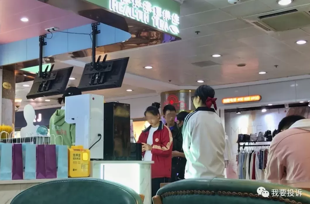 饮品店怎么雇人 排队4小时,才给40元!“网红奶茶店”雇人内幕曝光,竟然不是为了拉顾客?