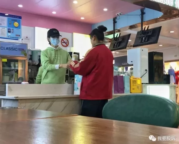 饮品店怎么雇人 排队4小时,才给40元!“网红奶茶店”雇人内幕曝光,竟然不是为了拉顾客?
